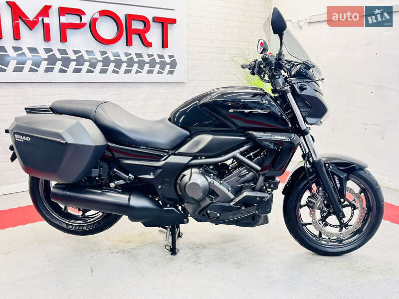 Спортбайк Honda CTX 700