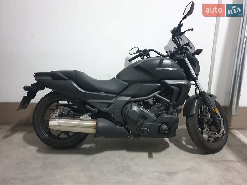 Мотоцикл Без обтекателей (Naked bike) Honda CTX 700N