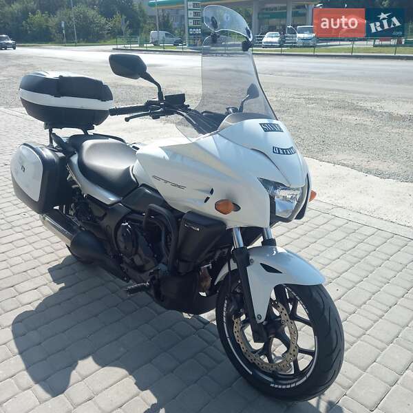 Мотоцикл Круізер Honda CTX 700N