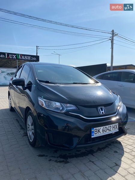 Хэтчбек Honda Fit