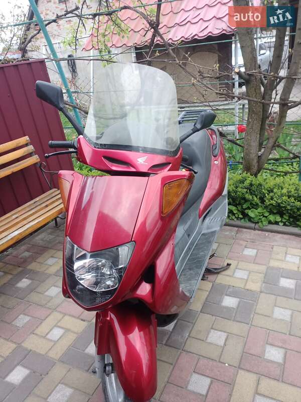 Макси-скутер Honda Foresight 250