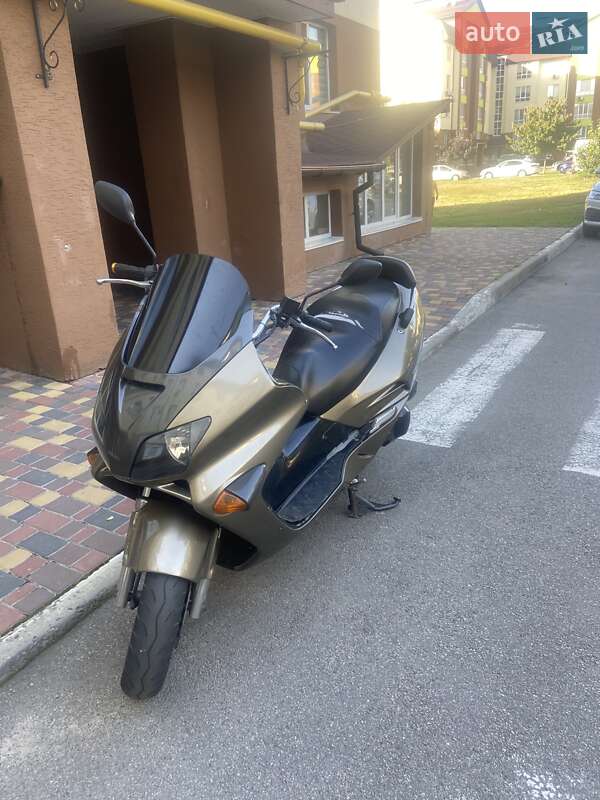 Грузовые мотороллеры, мотоциклы, скутеры, мопеды Honda Forza MF06
