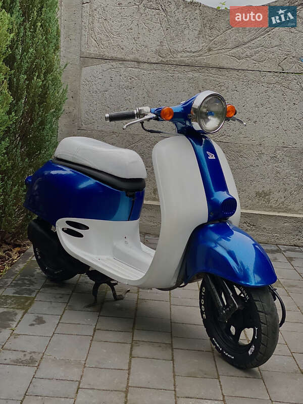 Скутер Honda Giorno AF-24