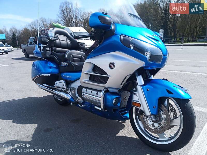 Мотоцикл Туризм Honda GL 1800 Gold Wing Tour