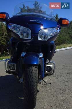 Honda GL 1800 Gold Wing Tour  2006