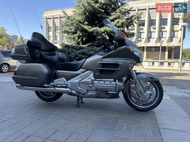 Мотоцикл Круизер Honda GL 1800 Gold Wing