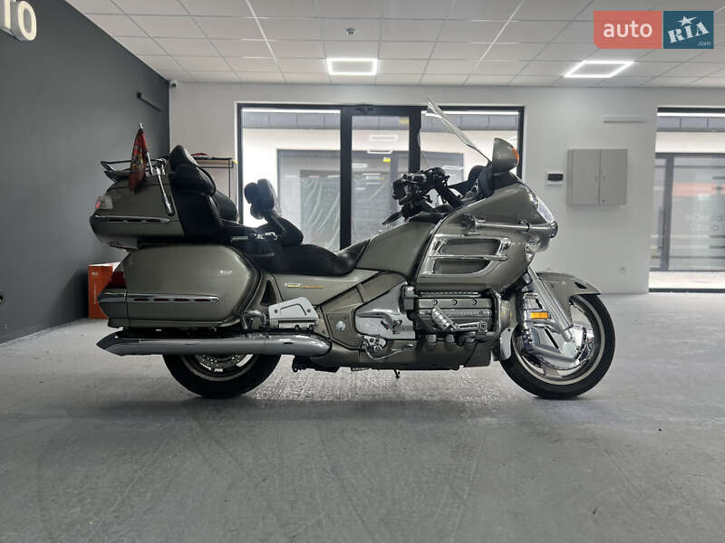 Мотоцикл Классик Honda GL 1800 Gold Wing
