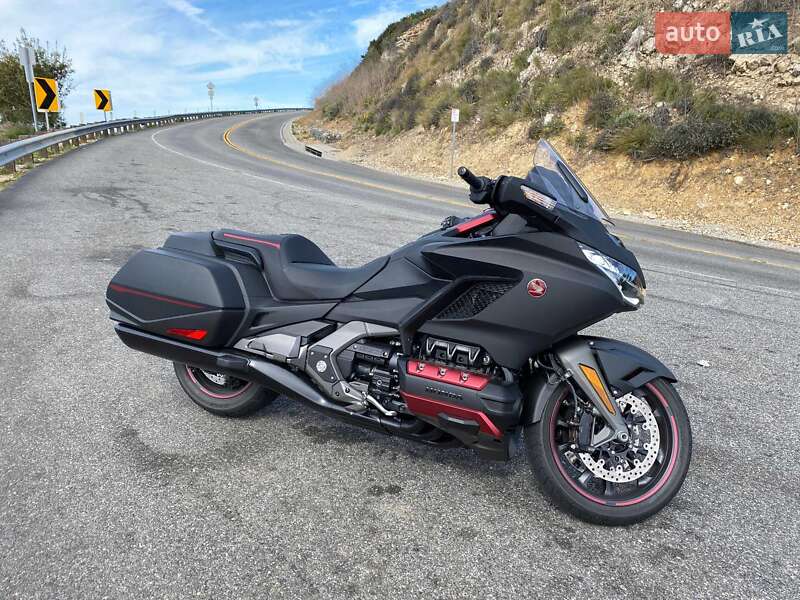 Мотоцикл Круизер Honda GL 1800 Gold Wing