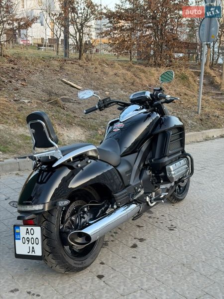 Мотоцикл Круизер Honda GL 1800 Gold Wing