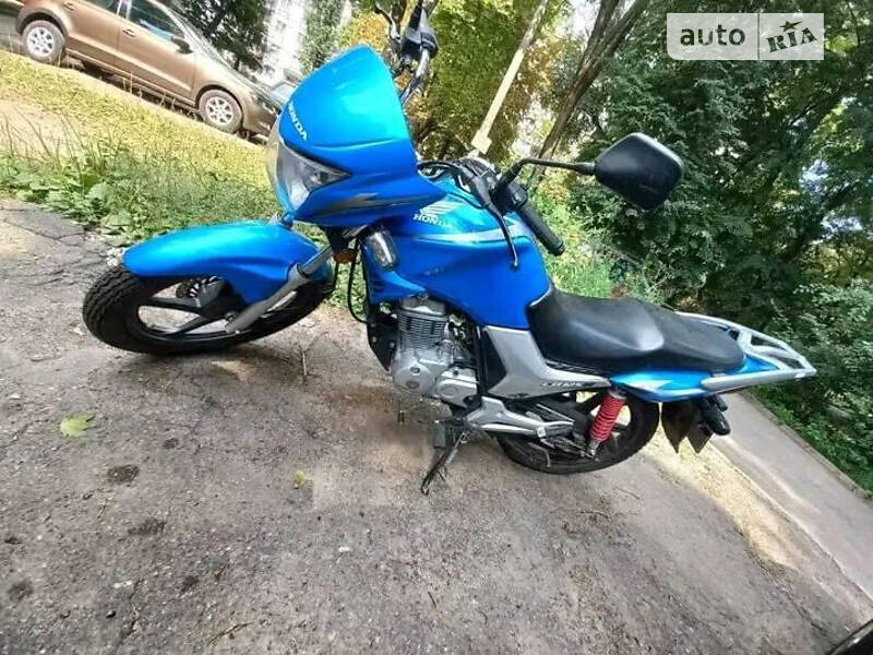 Мотоцикл Спорт-туризм Honda GLH 125