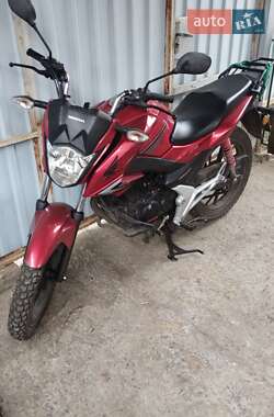 Honda GLR 125  2015