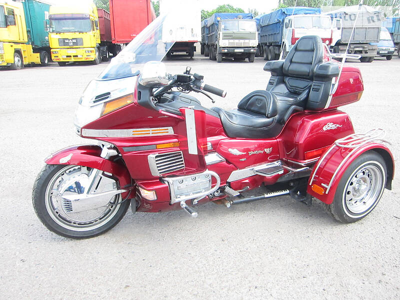 Мото Honda Gold Wing F6B