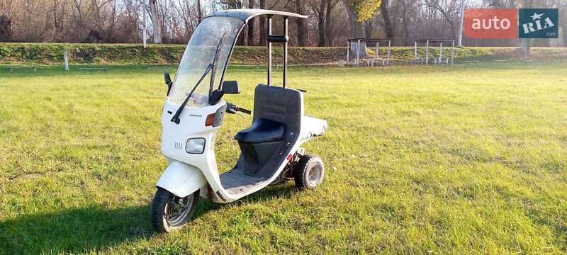 Вантажні моторолери, мотоцикли, скутери, мопеди Honda Gyro Canopy