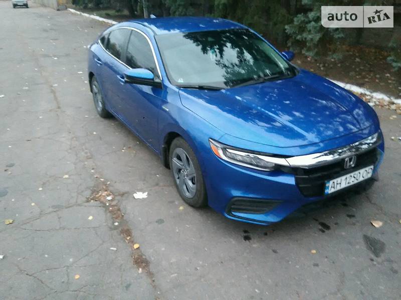 Седан Honda Insight