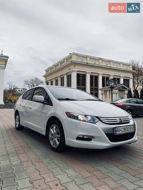 Хэтчбек Honda Insight