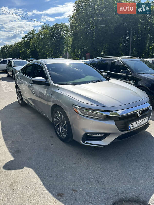 Седан Honda Insight