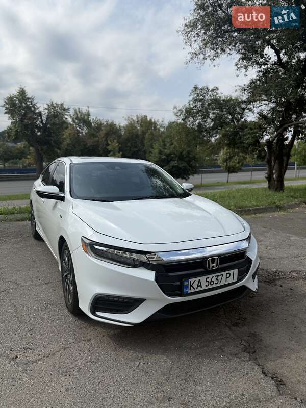 Седан Honda Insight