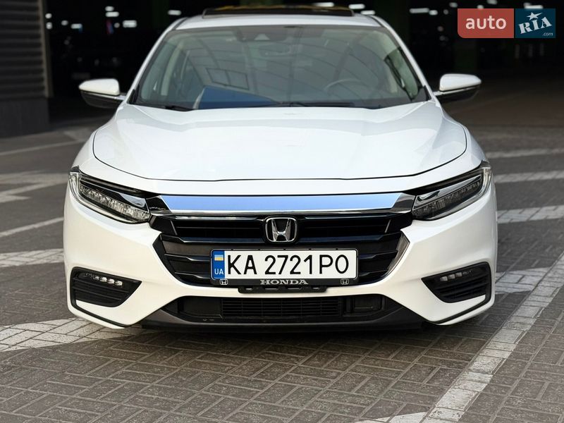 Седан Honda Insight