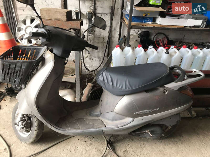 Honda Lead 100