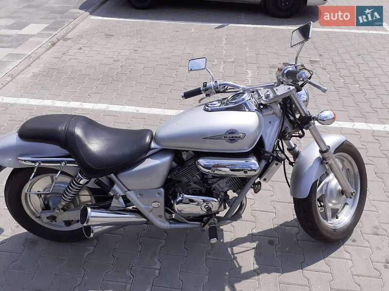 Мотоцикл Круизер Honda Magna 250
