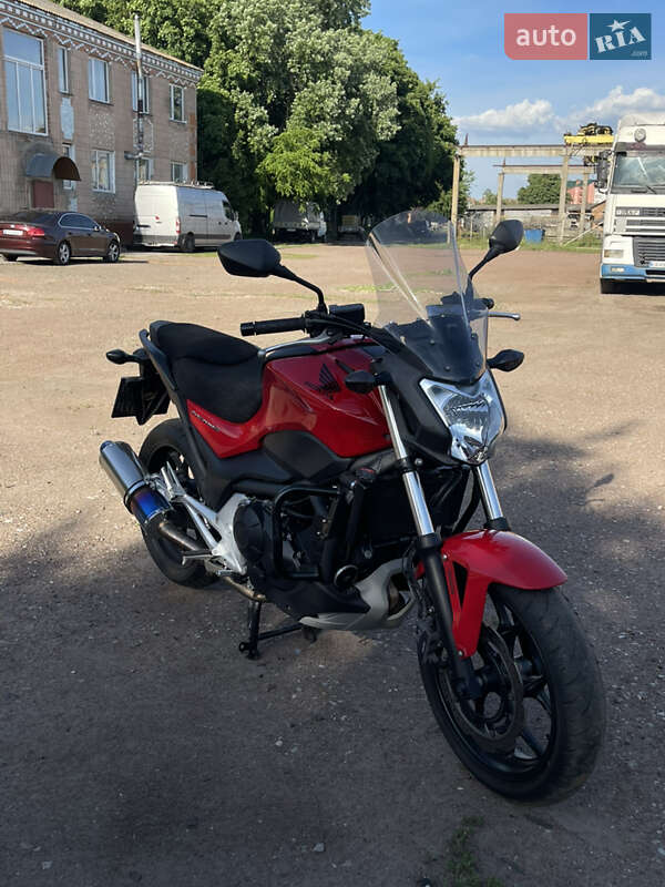 Мотоцикл Без обтекателей (Naked bike) Honda NC 700S