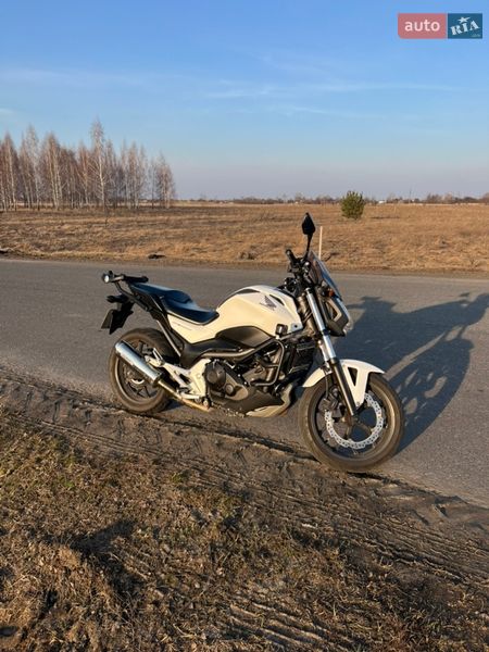 Мотоцикл Без обтекателей (Naked bike) Honda NC 700S