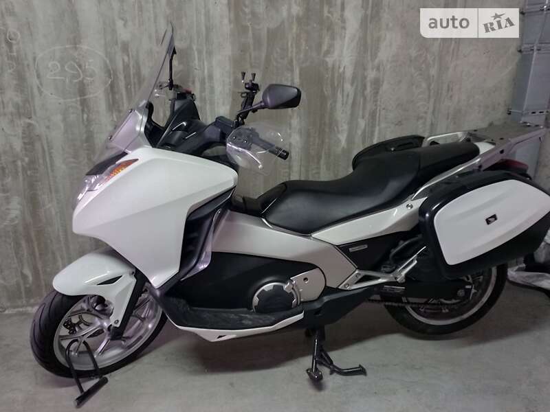 Мотоцикл Круизер Honda NC 700X Integra