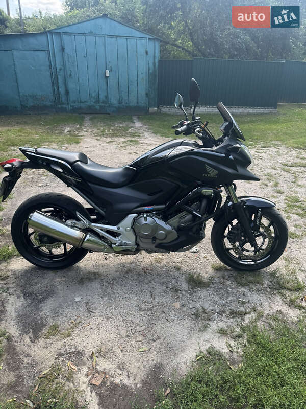 Мотоцикл Классик Honda NC 700X