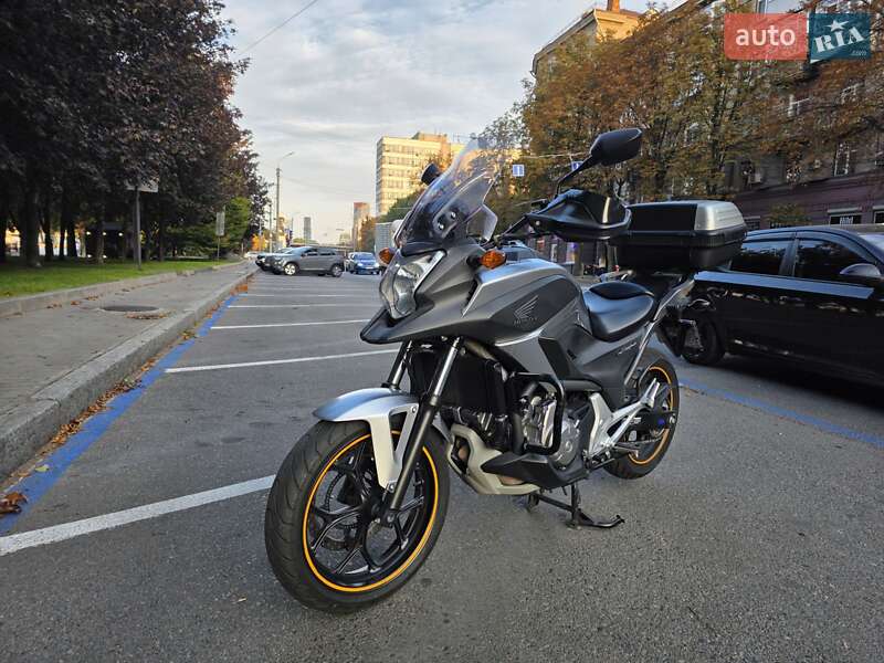 Мотоцикл Туризм Honda NC 700X