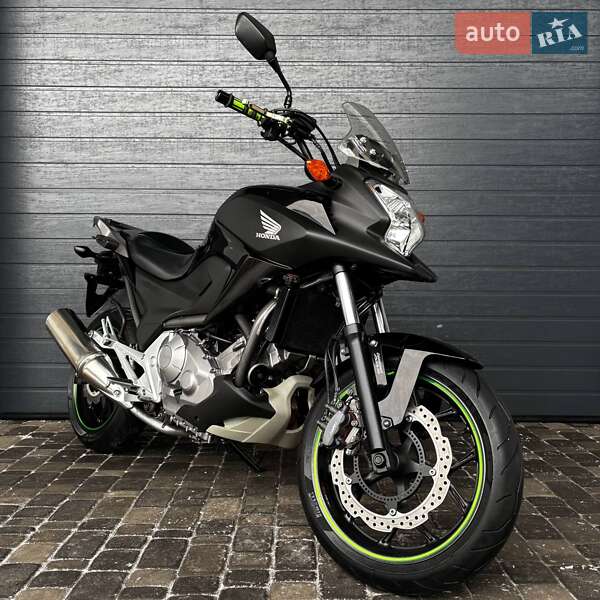 Мотоцикл Без обтекателей (Naked bike) Honda NC 700X