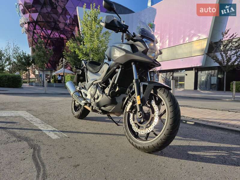 Мотоцикл Многоцелевой (All-round) Honda NC 700XA