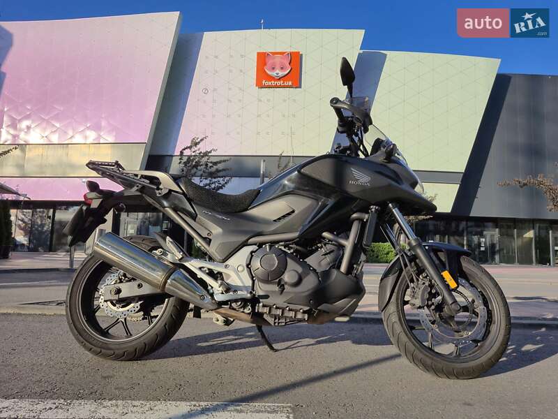 Мотоцикл Многоцелевой (All-round) Honda NC 700XA