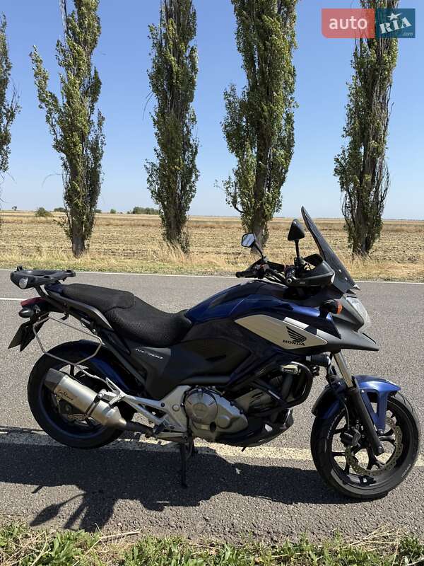 Мотоцикл Спорт-туризм Honda NC 700XA