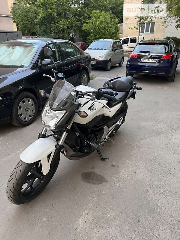 Мотоцикл Без обтекателей (Naked bike) Honda NC 750S