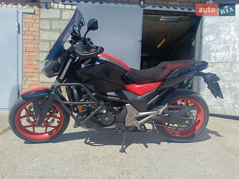 Мотоцикл Без обтекателей (Naked bike) Honda NC 750SD