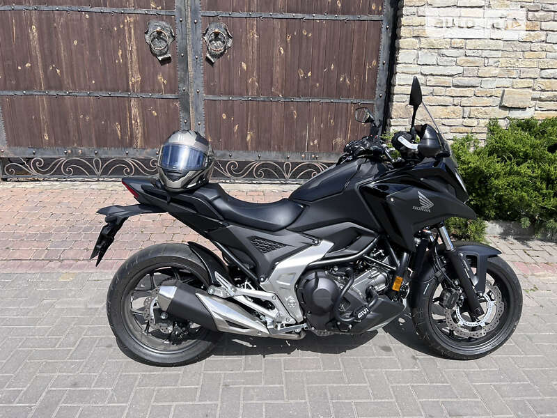 Мотоцикл Классик Honda NC 750X