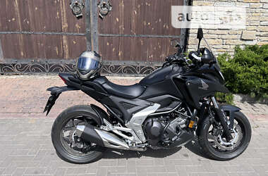 Honda NC 750X  2022