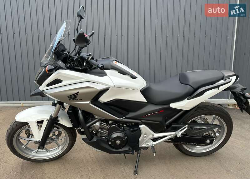 Мотоцикл Классик Honda NC 750X