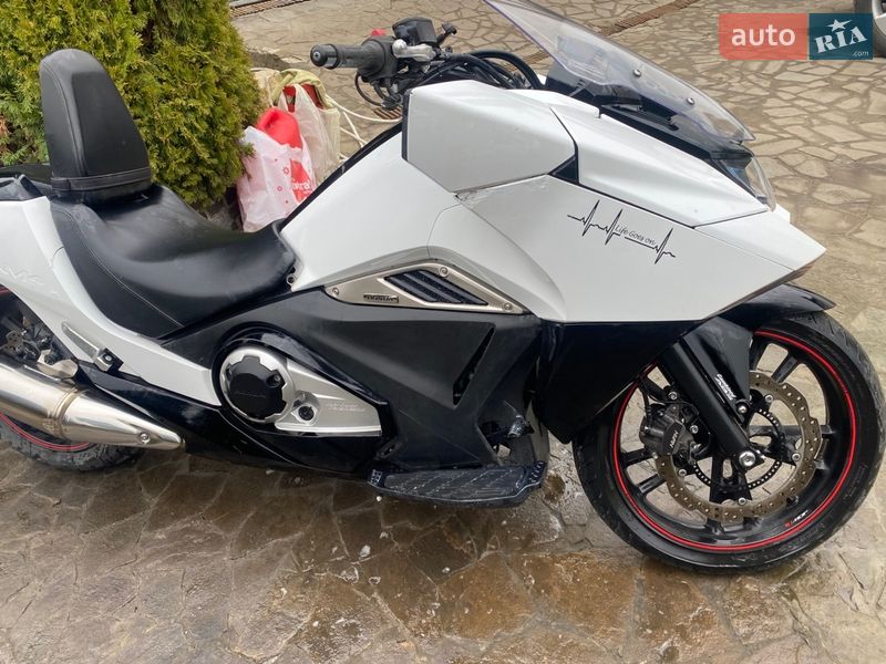 Мотоцикл Круизер Honda NM4 Vultus