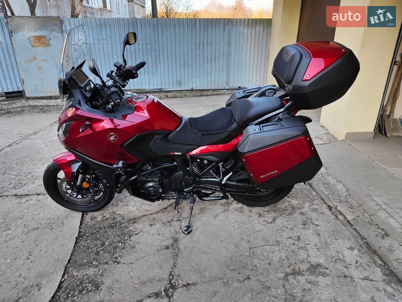 Мотоцикл Туризм Honda NT 1100DP