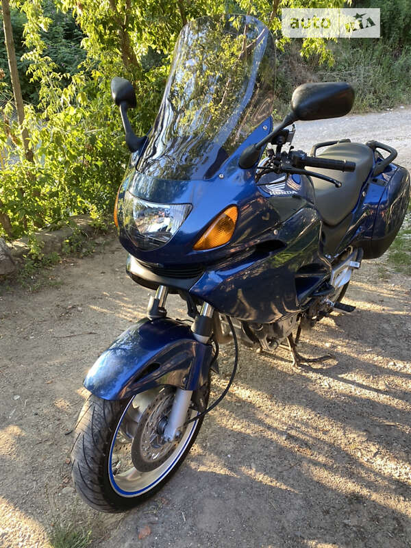 Мотоцикл Туризм Honda NT 650V Deauville