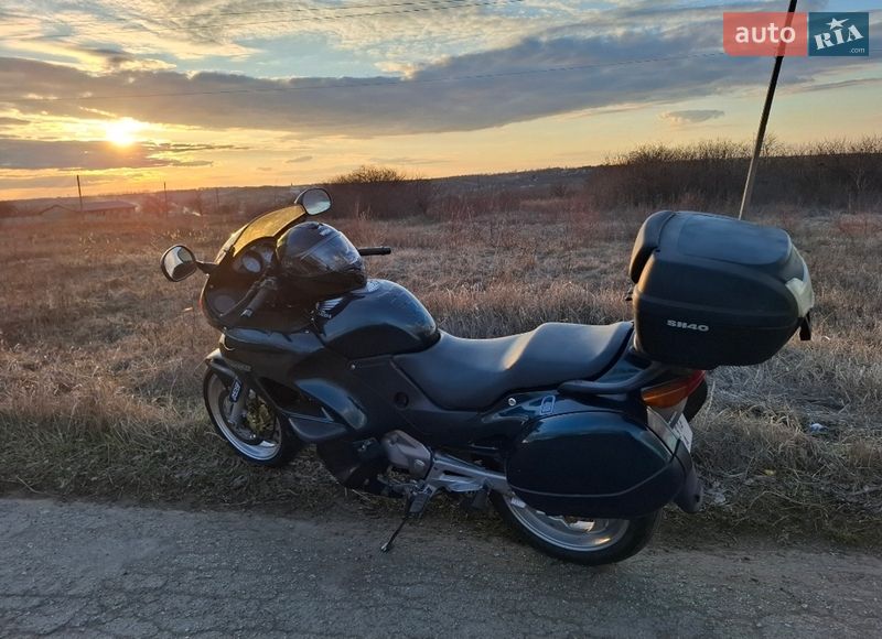 Мотоцикл Спорт-туризм Honda NT 650V Deauville