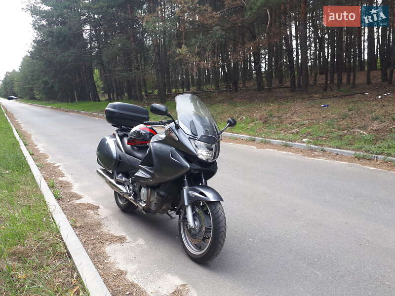 Мотоцикл Туризм Honda NT 700V
