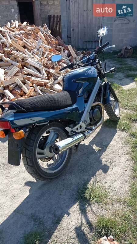 Мотоцикл Круизер Honda NTV 650 (Revere)