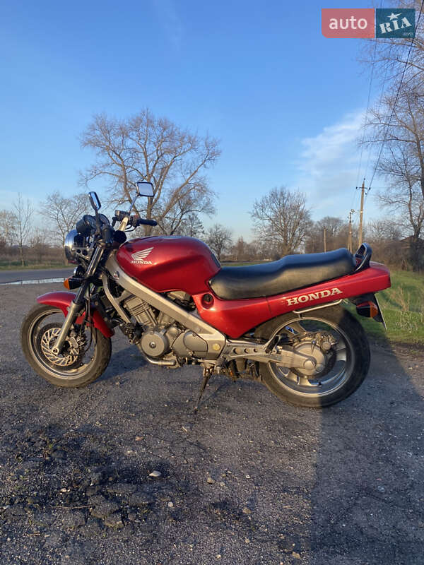 Мотоцикл Без обтекателей (Naked bike) Honda NTV 650 (Revere)