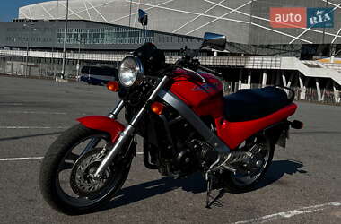 Honda NTV 650 (Revere)  1995