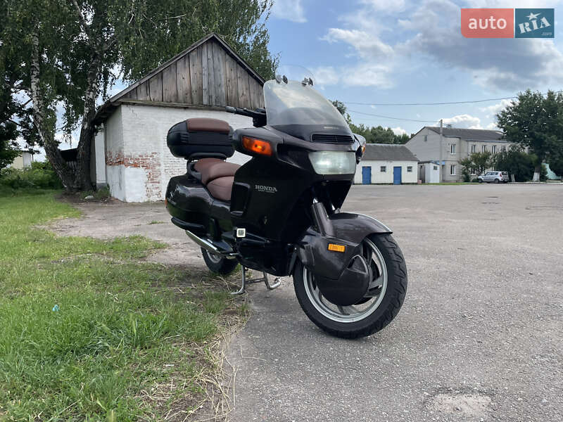 Мотоцикл Спорт-туризм Honda PC 800 Pacific Coast