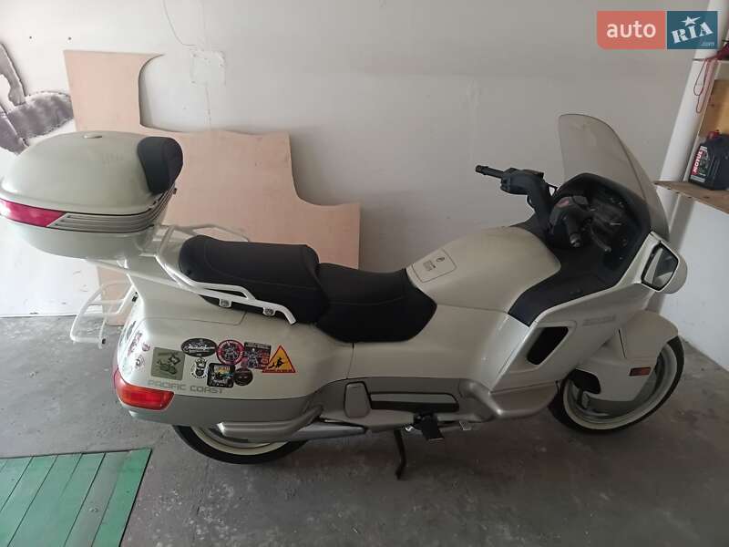 Мотоцикл Туризм Honda PC 800 Pacific Coast