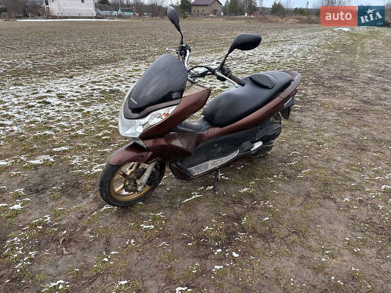 Макси-скутер Honda PCX 125