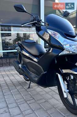 Honda PCX 125  2010